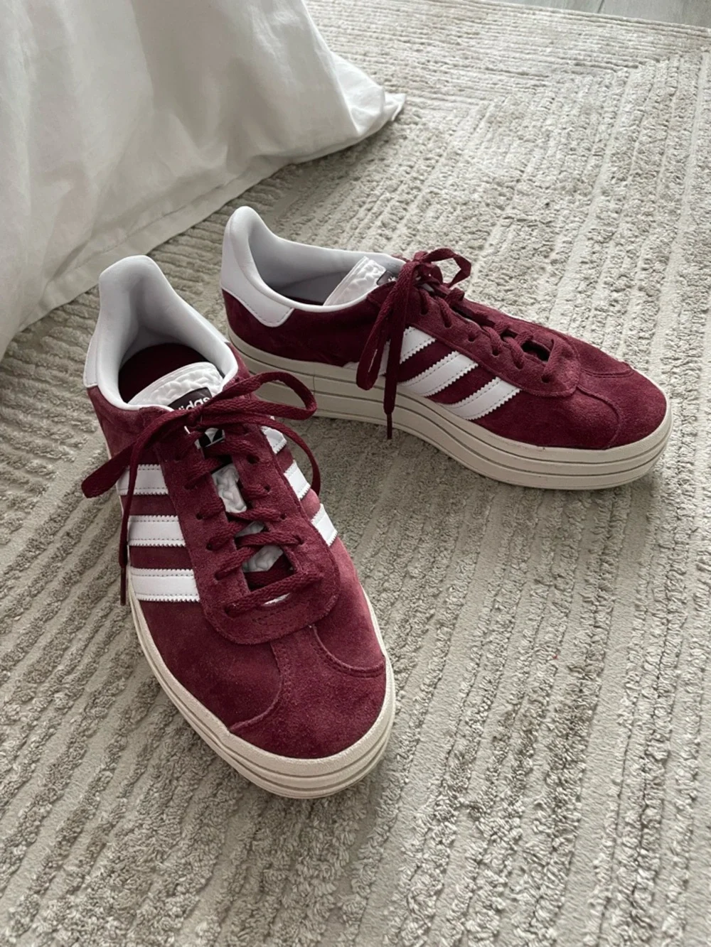 Adidas Gazelle Bold 'Shadow Red White'. Size 8 - Picture 4 of 8